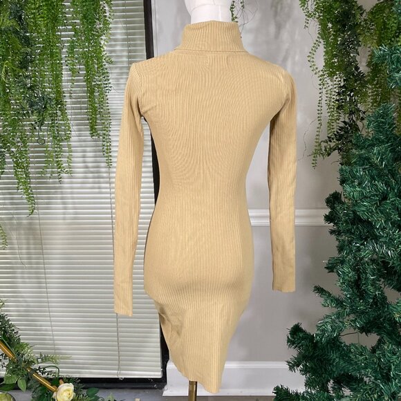 Superdown | Tasha Cut Out Dress in Toast - Picture 2 of 4